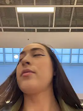 Holly Play online show from October 2025 10:03:01 AM