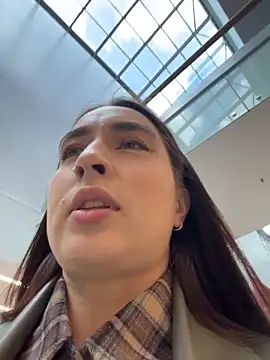 Holly Play online show from March 2026 12:06:02 PM