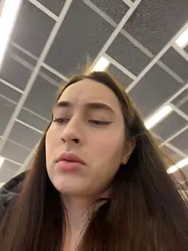 Holly Play online show from March 2026 09:05:02 AM