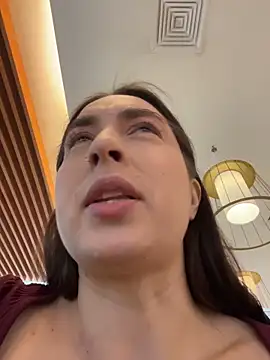 Holly Play online show from December 2025 09:08:01 AM