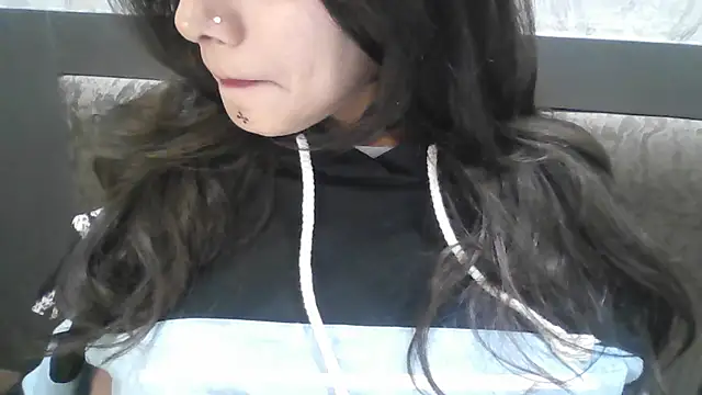 krati74 online show from October 2025 07:15:02 PM