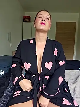 Chaudesquirt online show from October 2025 09:32:02 AM