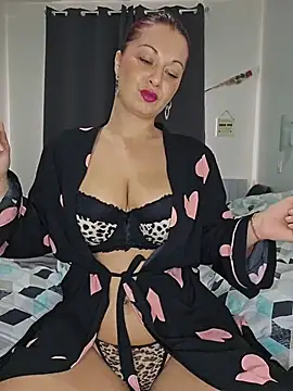 Snapshot of Chaudesquirt chatting on November 2025 03:05:01 PM Chaudesquirt online show from November 2025 03:05:01 PM