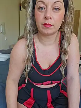 Chaudesquirt online show from March 2026 09:21:01 AM