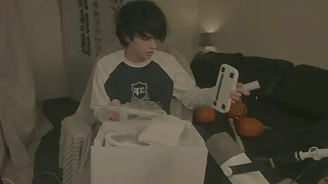 Snapshot of Wampeyes chatting on November 2025 04:10:02 PM Wampeyes online show from November 2025 04:10:02 PM