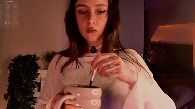 MichaellaMoon online show from April 2026 04:43:02 PM