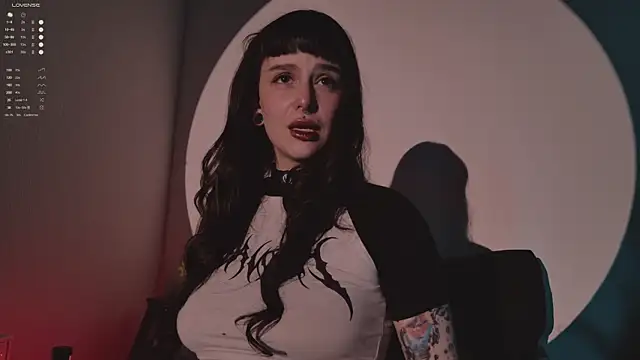 MichaellaMoon online show from December 2025 03:44:01 PM