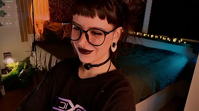 MichaellaMoon online show from March 2026 05:18:01 PM