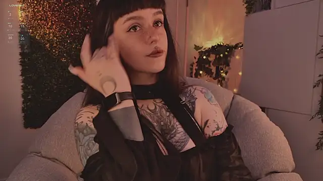 MichaellaMoon online show from February 2026 04:24:02 PM