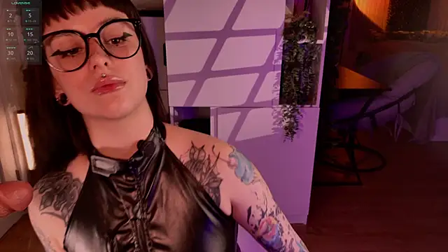 MichaellaMoon online show from April 2026 06:36:01 PM