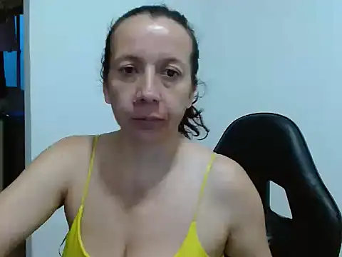 Snapshot of milfevha chatting on June 2026 11:20:01 PM milfevha online show from June 2026 11:20:01 PM