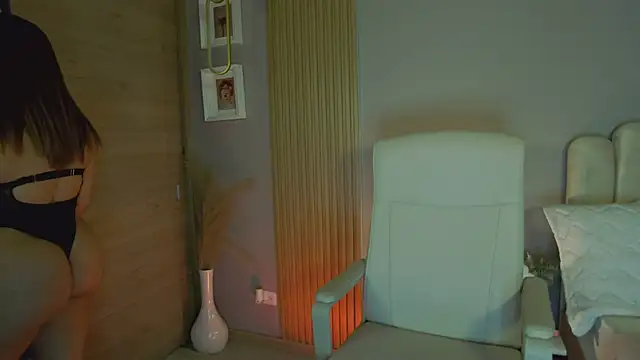 Alessia-miller  online show from January 2025 03:33:01 AM