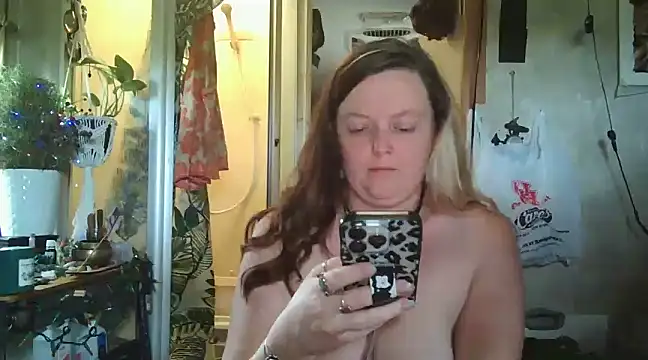 Lyrann89 online show from December 2024 06:52:02 PM