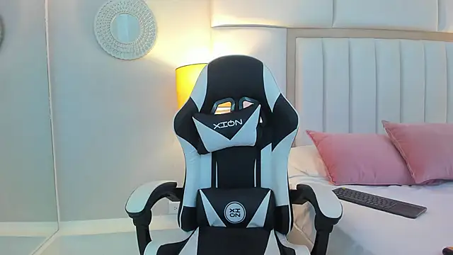 EllaBennet online show from February 2025 04:50:02 AM