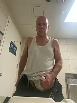 FLSexyGuy online show from April 2026 03:18:02 PM