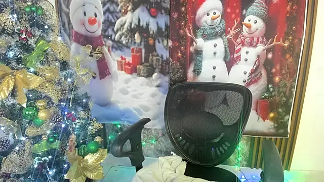 nicol jone1 online show from November 2025 12:11:01 AM