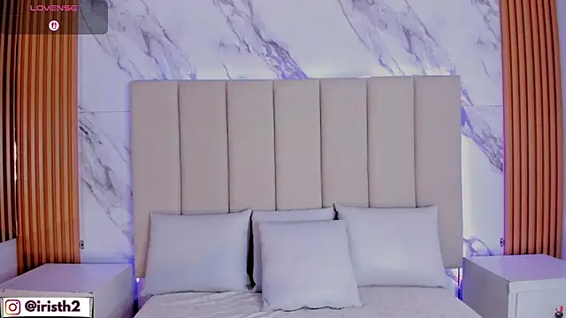 Iris Thompson  online show from February 2026 03:48:01 AM