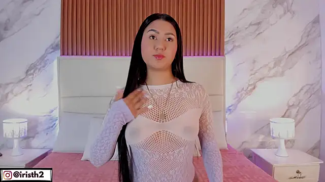 Iris Thompson  online show from April 2026 10:24:02 PM