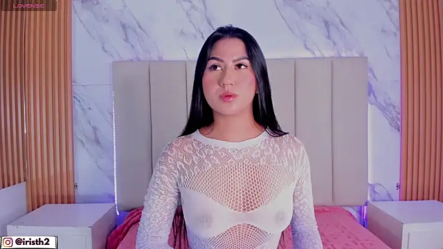 Iris Thompson  online show from December 2025 10:04:01 PM