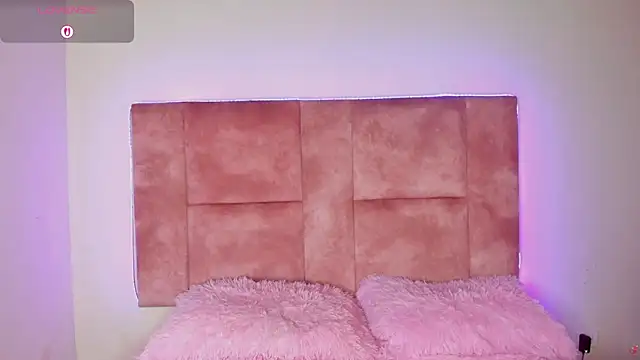 Iris Thompson  online show from June 2026 12:53:02 AM