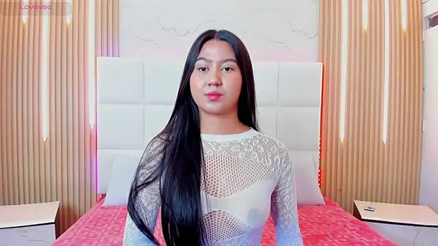 Iris Thompson  online show from October 2025 04:24:02 AM