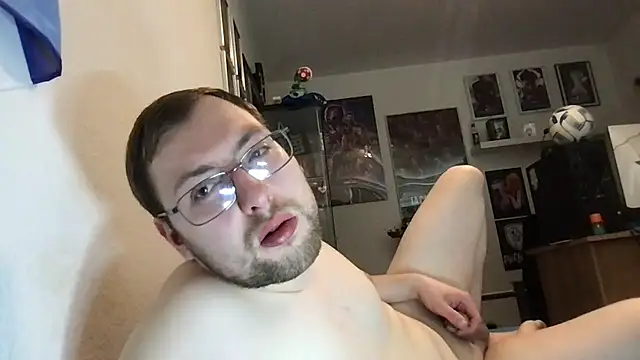 Snapshot of tipico0799 chatting on March 2025 07:43:02 AM tipico0799 online show from March 2025 07:43:02 AM