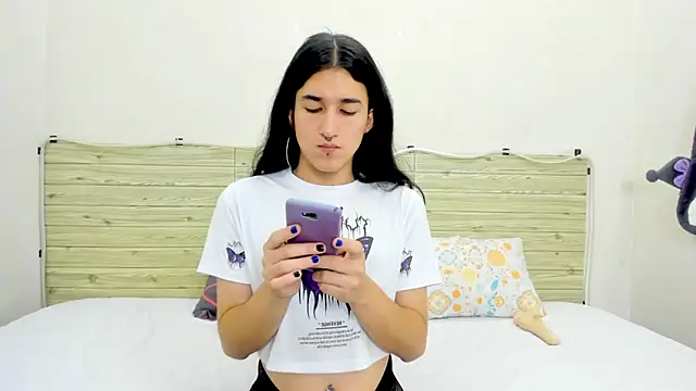 Snapshot of Evil_Queen13 chatting on February 2026 08:59:02 PM Evil Queen13 online show from February 2026 08:59:02 PM