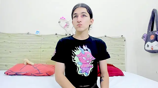 Evil Queen13 online show from December 2025 08:11:01 PM