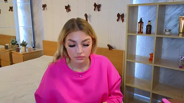 Ella Milla online show from December 2024 11:40:01 AM