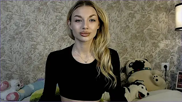 Snapshot of Ella_Milla chatting on November 2025 09:47:02 AM Ella Milla online show from November 2025 09:47:02 AM