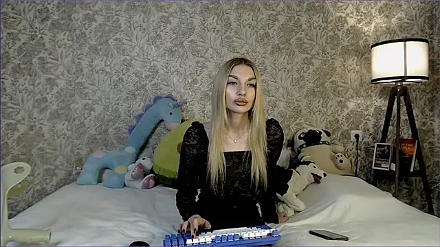 Snapshot of Ella_Milla chatting on October 2025 11:42:02 AM Ella Milla online show from October 2025 11:42:02 AM