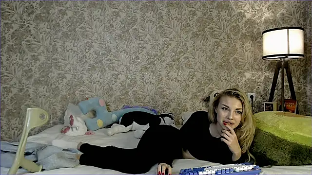 Ella Milla online show from September 2025 09:46:01 PM