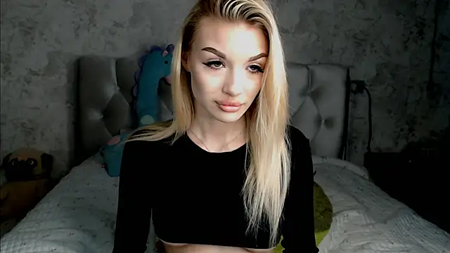 Ella Milla online show from April 2026 01:59:01 PM