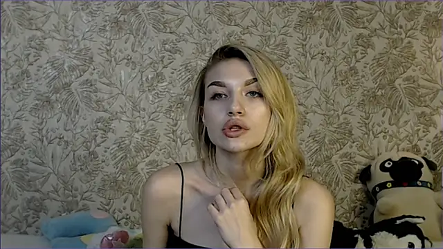 Snapshot of Ella_Milla chatting on October 2025 09:25:02 PM Ella Milla online show from October 2025 09:25:02 PM