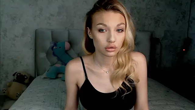 Snapshot of Ella_Milla chatting on July 2026 02:35:01 PM Ella Milla online show from July 2026 02:35:01 PM