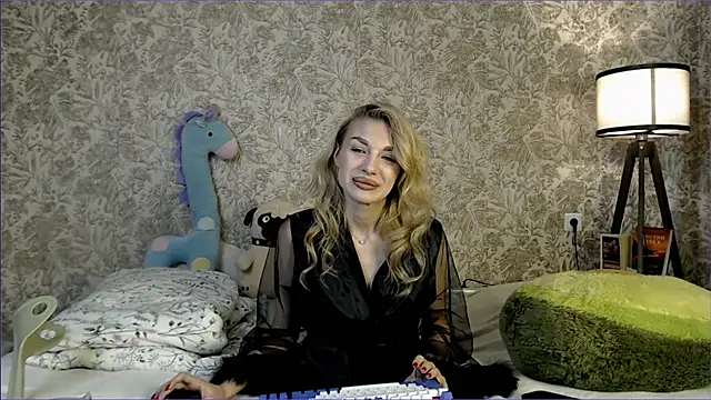 Ella Milla online show from September 2025 11:24:01 AM