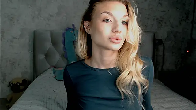 Snapshot of Ella_Milla chatting on June 2026 12:54:02 PM Ella Milla online show from June 2026 12:54:02 PM