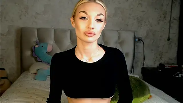 Ella Milla online show from March 2026 03:32:02 PM