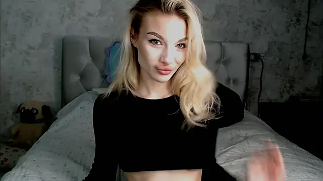 Ella Milla online show from May 2026 02:45:01 PM