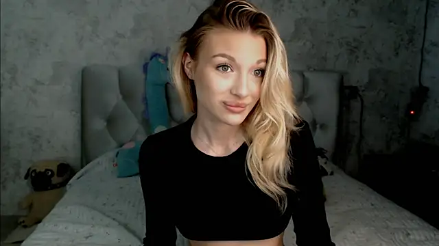 Snapshot of Ella_Milla chatting on July 2026 12:57:02 PM Ella Milla online show from July 2026 12:57:02 PM