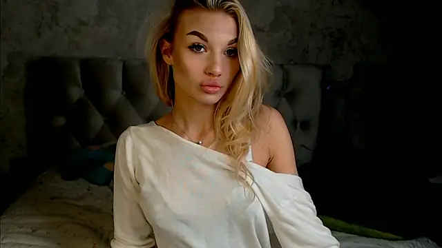 Ella Milla online show from March 2026 09:05:02 PM