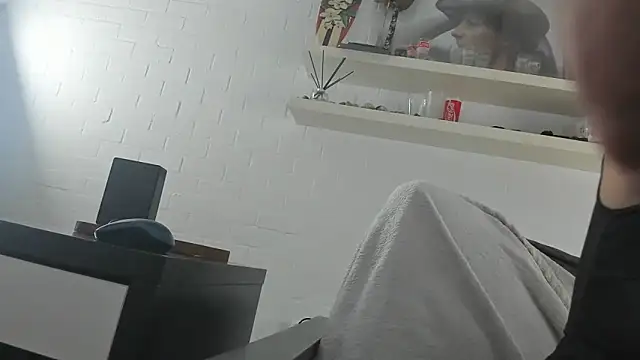 MendiPetite online show from February 2026 09:36:02 PM