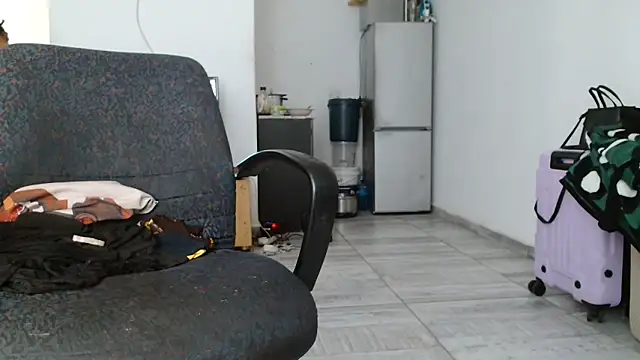 Hugetittiesxx2 online show from November 2025 04:12:02 AM