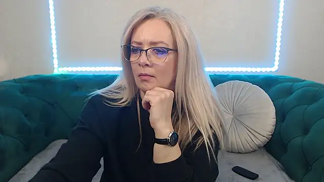IvanaCharm online show from May 2026 03:15:01 AM