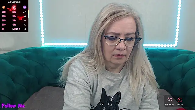 IvanaCharm online show from April 2026 03:42:02 AM