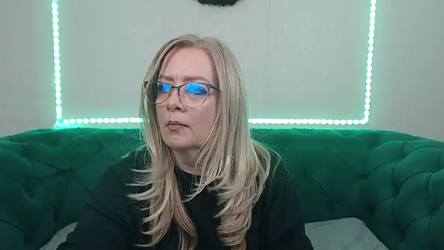 IvanaCharm online show from March 2026 04:38:02 AM