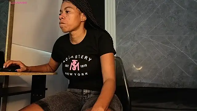 YummyDuooo online show from December 2025 05:06:02 PM