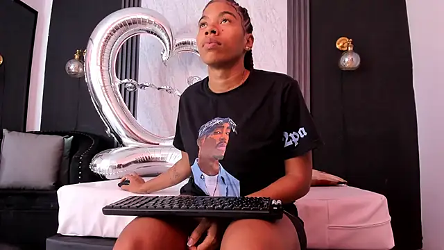 YummyDuooo online show from April 2026 12:09:02 PM