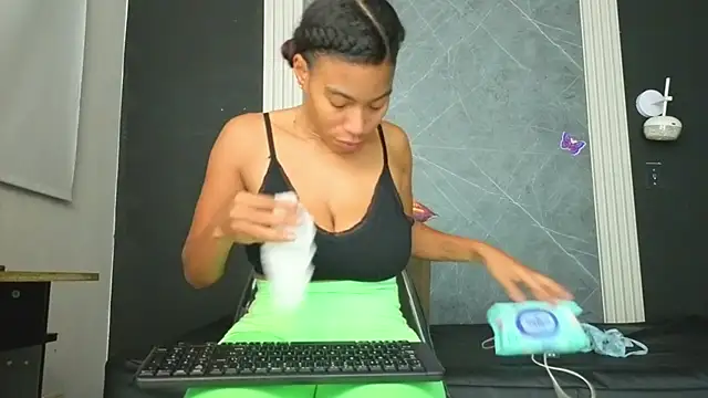 YummyDuooo online show from February 2026 11:09:02 AM