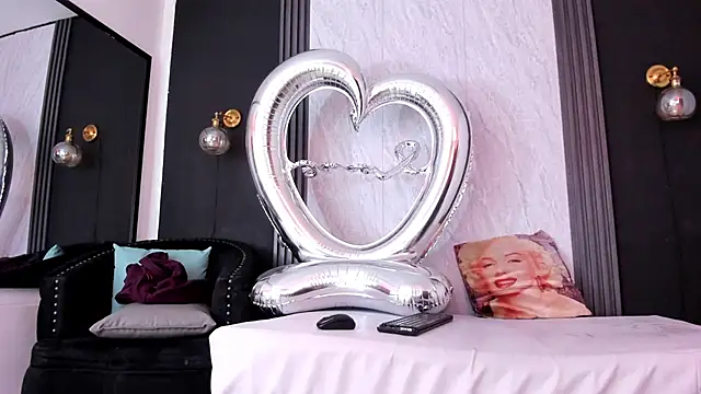 YummyDuooo online show from April 2026 11:50:01 AM